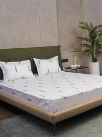 URBAN SPACE Green & White Floral 200 TC Queen Bedsheet with 2 Pillow Covers
