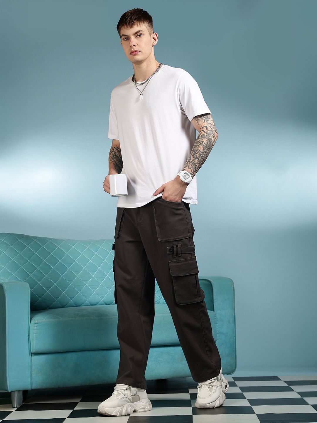 Eszett Men Relaxed Fit Cargos Trousers