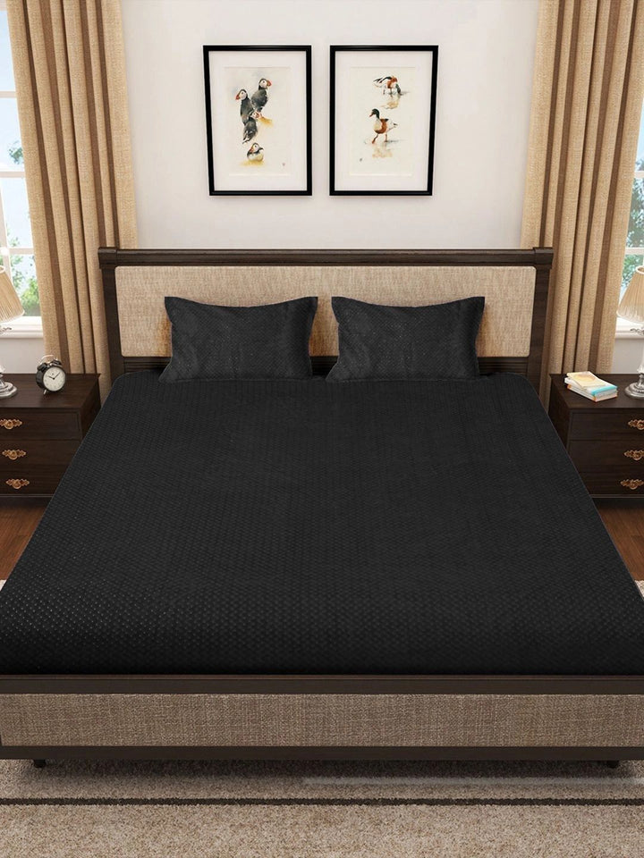 Myntra Elegant Homes Black Solid Woolen 300 TC King Bedsheet with 2 Pillow Covers