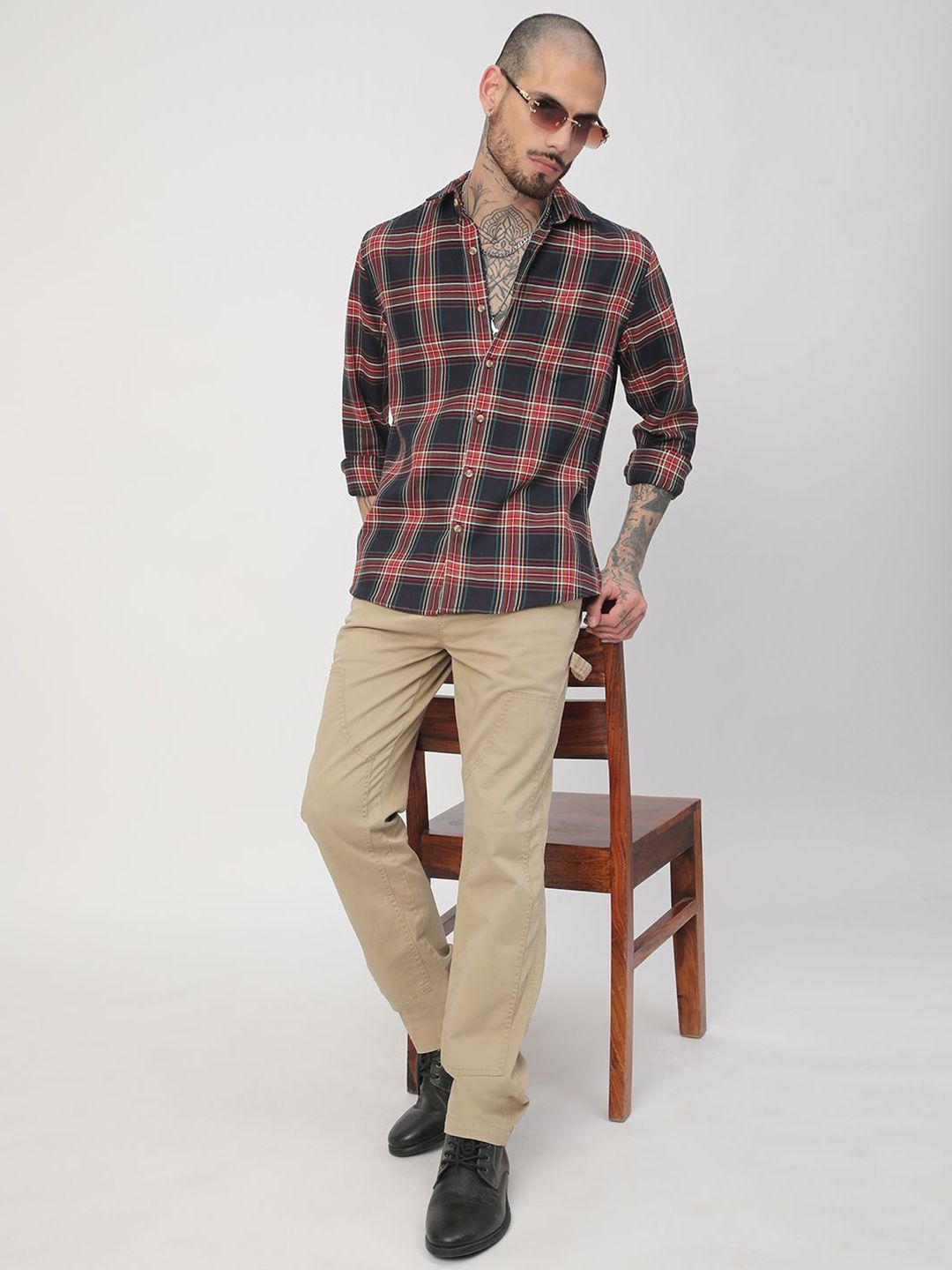 VASTRADO Men Classic Slim Fit Opaque Checked Casual Shirt