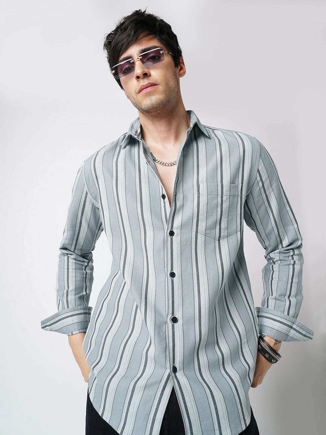 VASTRADO Men Classic Slim Fit Vertical Striped Spread Collar Cotton Casual Shirt