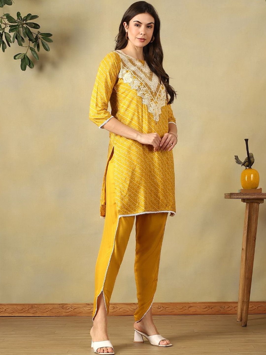 Mamicha Women Leheriya Dyed Regular Thread Work Kurta with Dhoti Pants