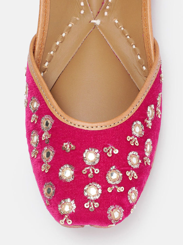 House of Pataudi Women Ethnic Embellished Mojaris