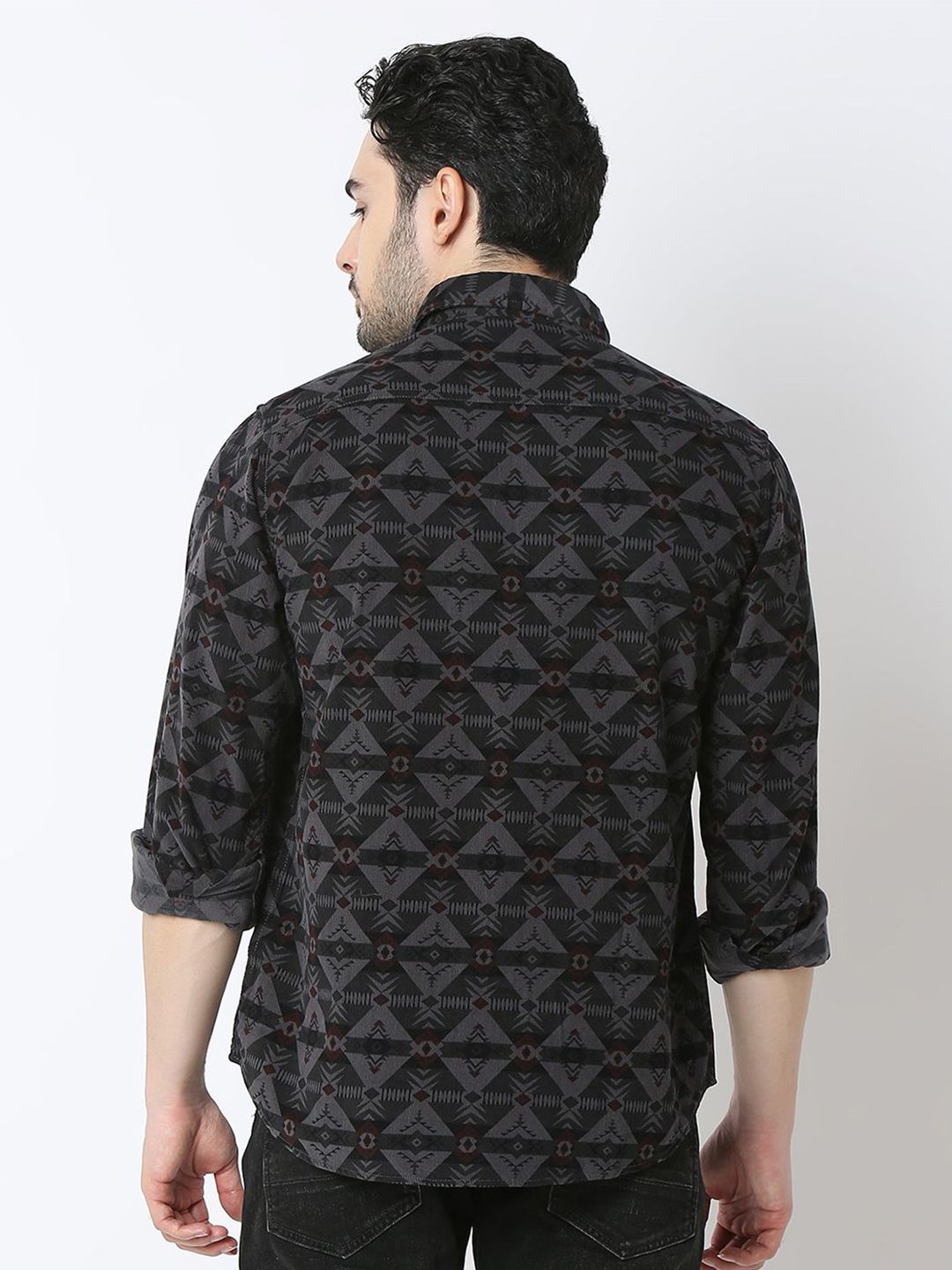 SPYKAR Men Slim Fit Spread Collar Geometric Printed Casual Shirt