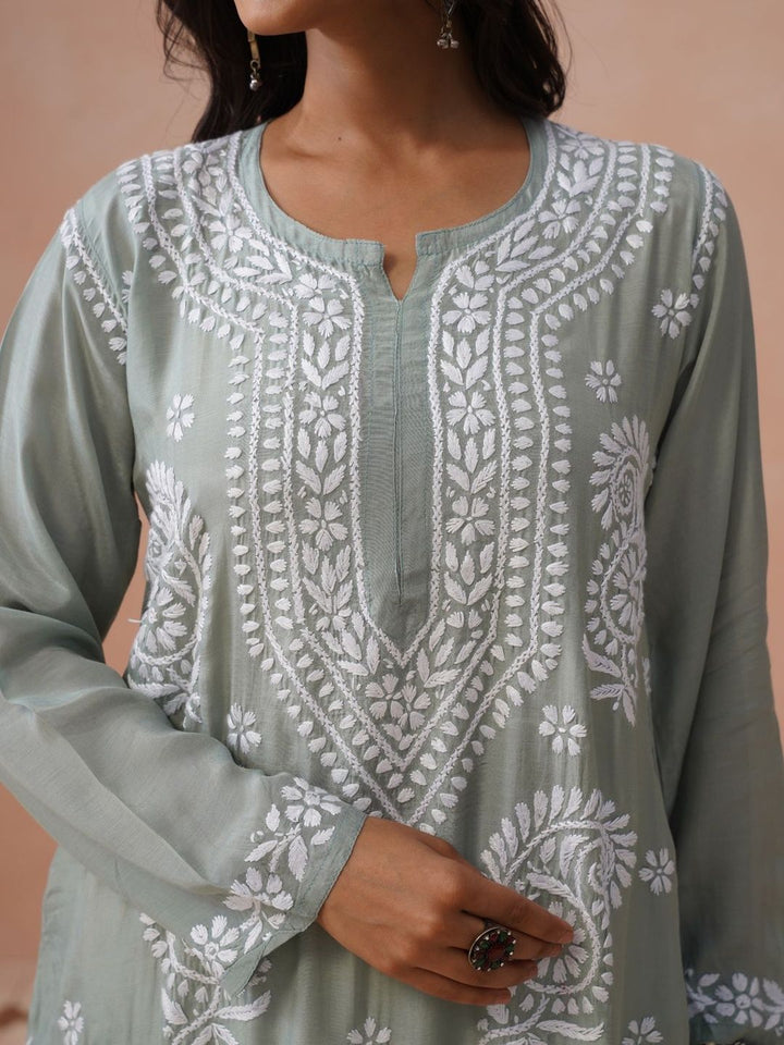 Rumah Wanita Chikankari Motif Etnik Bersulam Kurta Chikankari