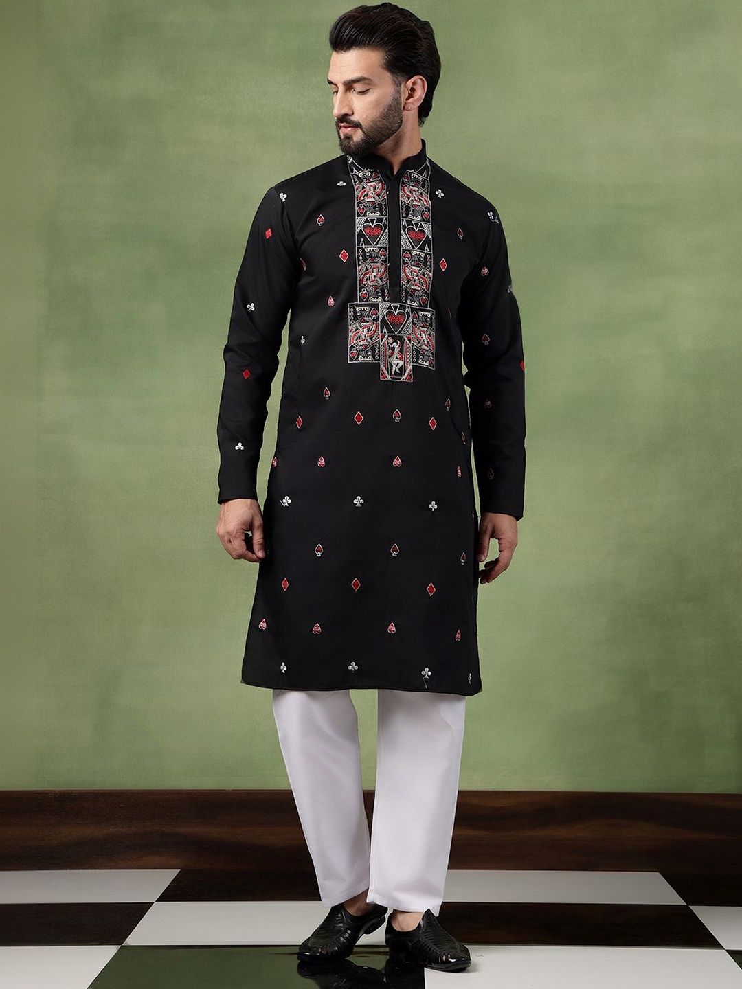 SOJANYA Men Geometric Embroidered Kurta