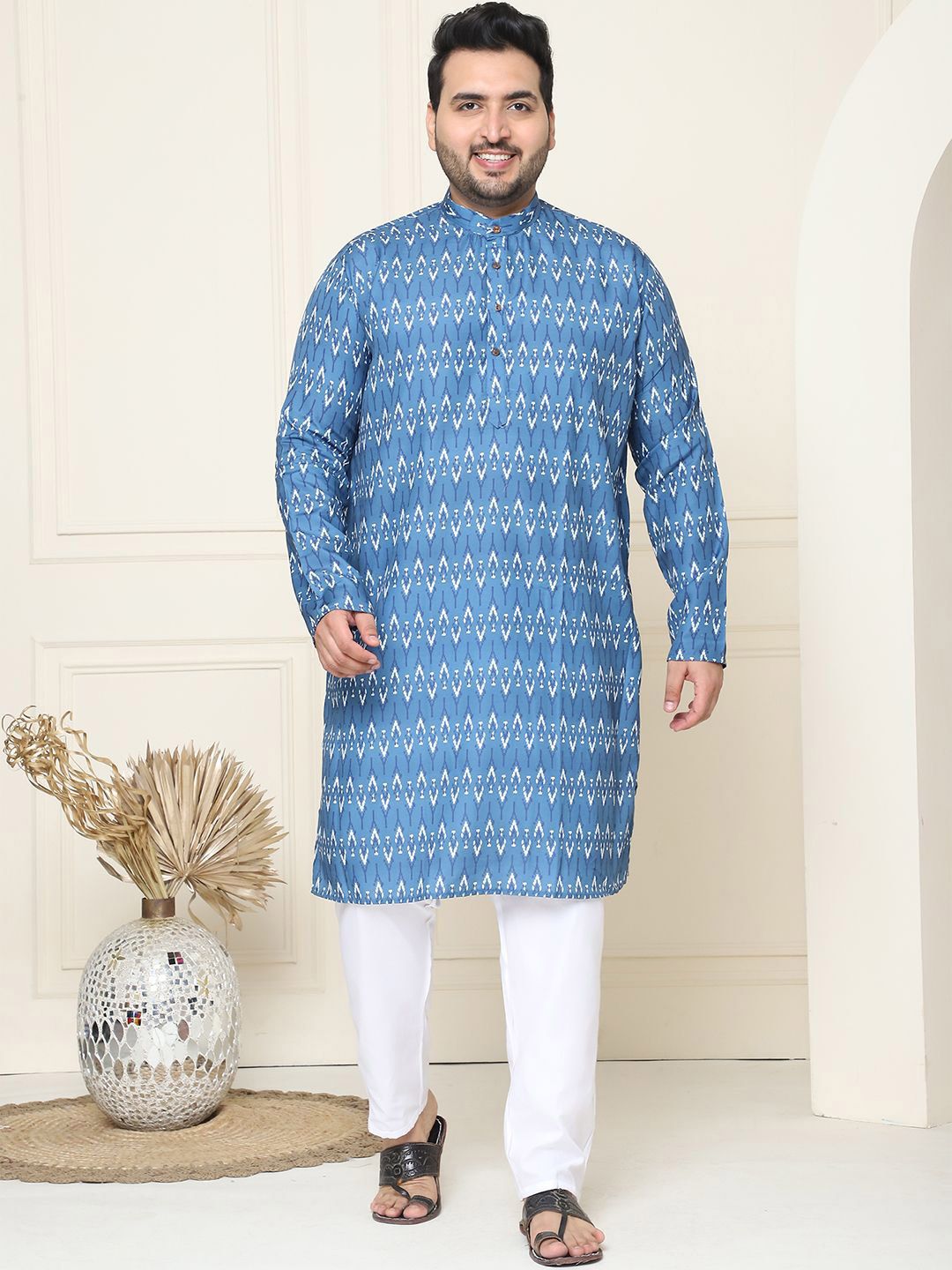 SOJANYA PLUS Ethnic Motifs Band Collar Straight Kurta With Pyjamas