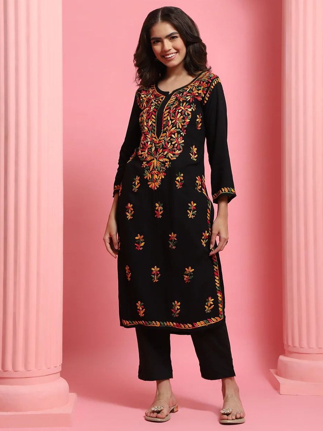 Rumah Wanita Chikankari Kurta Bersulam Chikankari Rayon Hitam