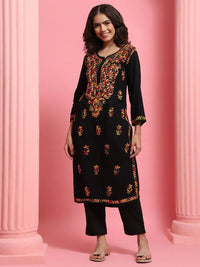 Rumah Wanita Chikankari Kurta Bersulam Chikankari Rayon Hitam