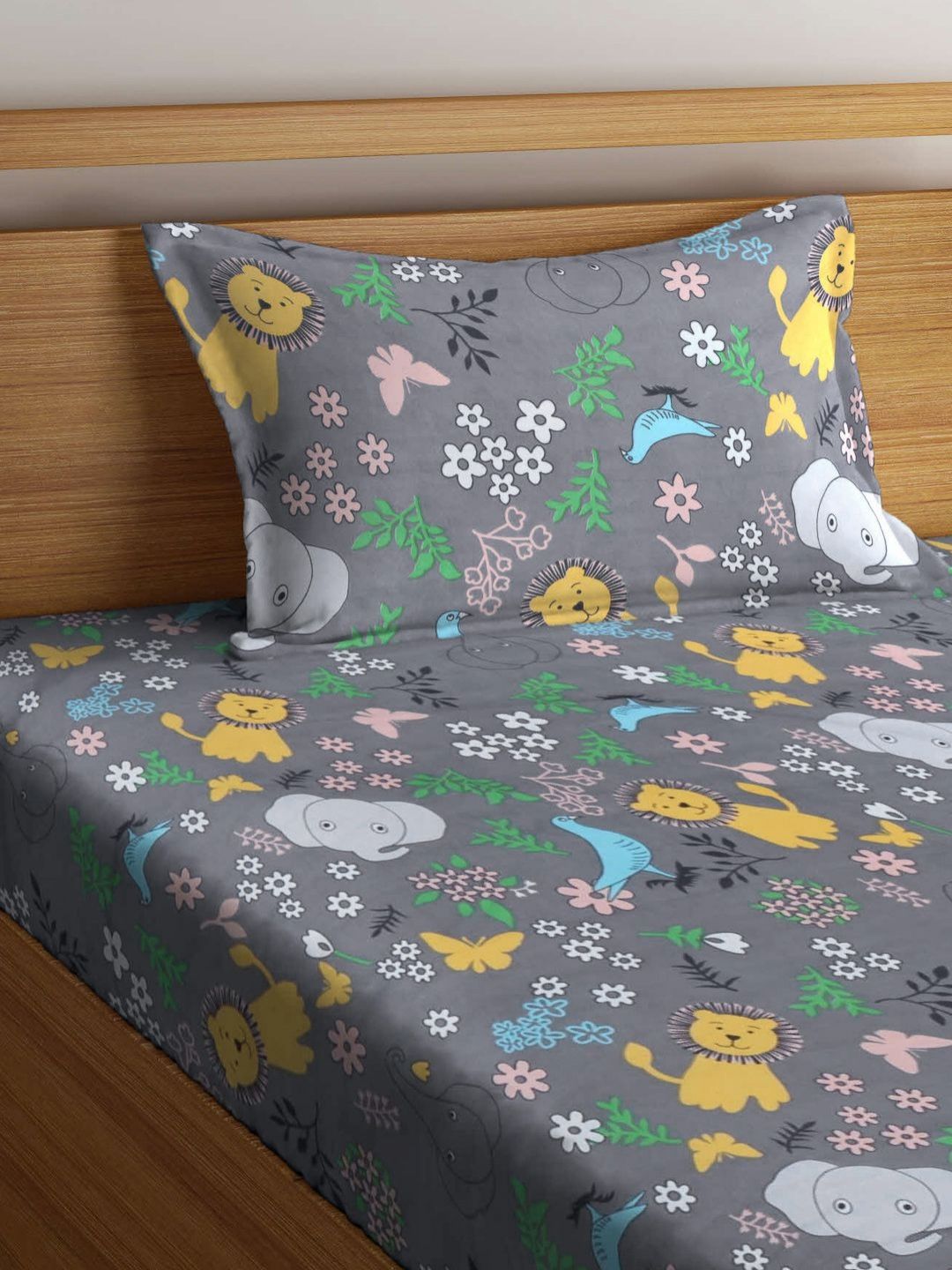 Myntra Elegant Homes Watak Kartun Kelabu Policotton 300 TC Cadar Halus Tunggal dengan Sarung Bantal-87 x 59 inci