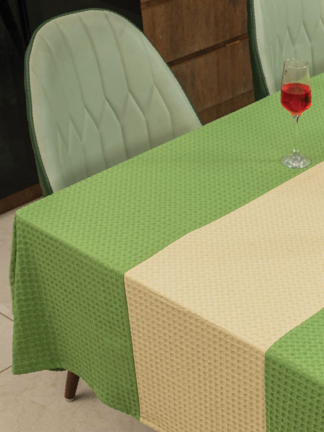 URBAN SPACE Green & Cream Anti-Slip Cotton 4-Seater Table Cover with Textured details