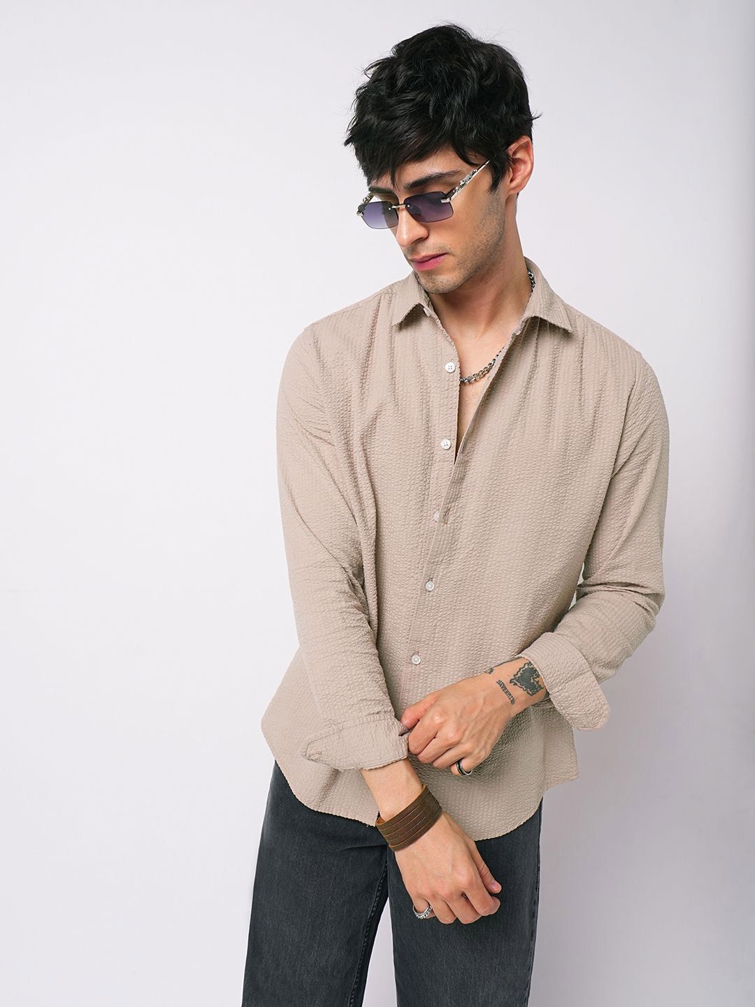 VASTRADO Classic Textured Seersucker Cutaway Collar Slim Fit Shirt