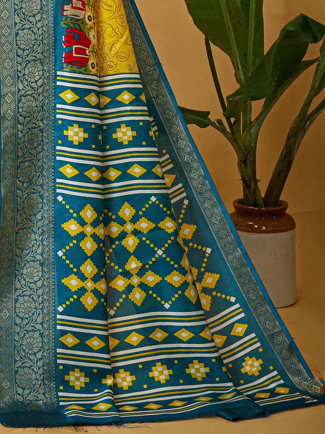 KALINI Kalamkari Printed Sungudi Saree