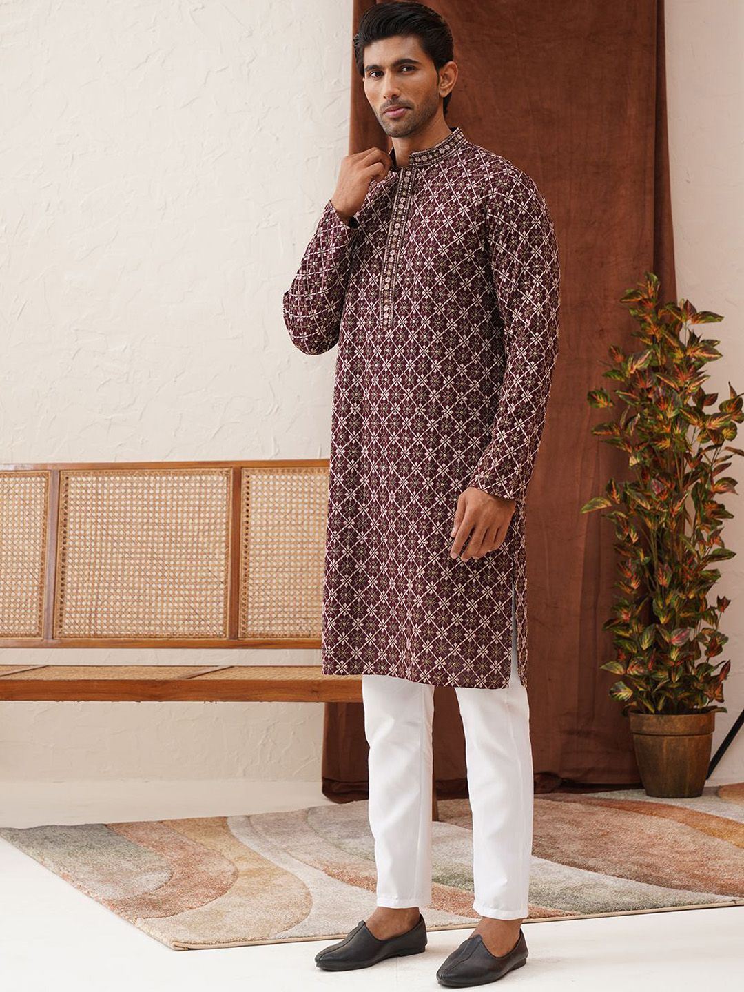Jompers Men Embroidered Regular Sequinned Kurta with Pyjamas