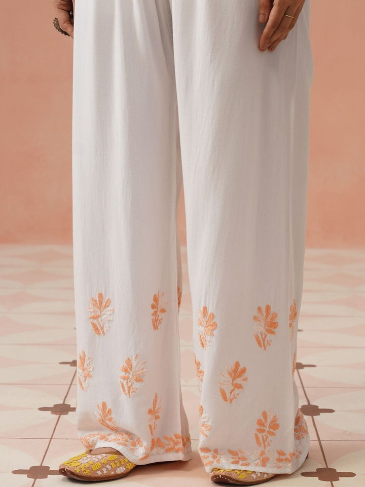 House of Chikankari Women Regular Chikankari Kurta with Trousers