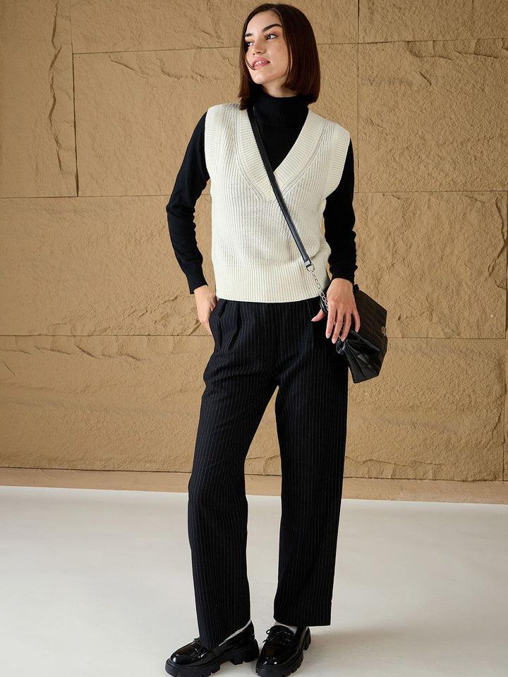 SASSAFRAS Women Crop Sweater Vest