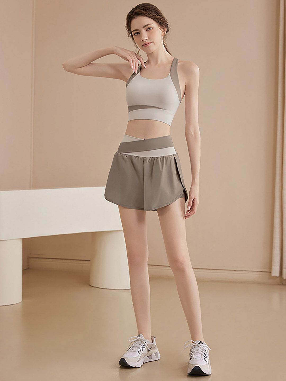 HRX oleh Hrithik Roshan Bulat Leher Top With Shorts Co-Ords