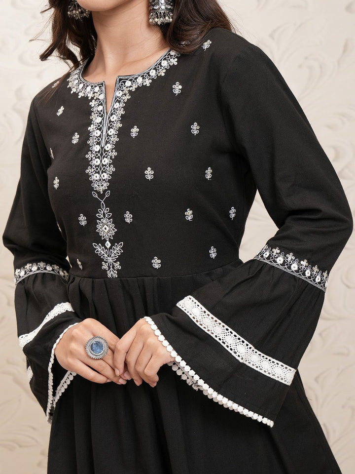 Vishudh Floral Embroidered Regular Thread Work Pure Cotton Kurta with Palazzos