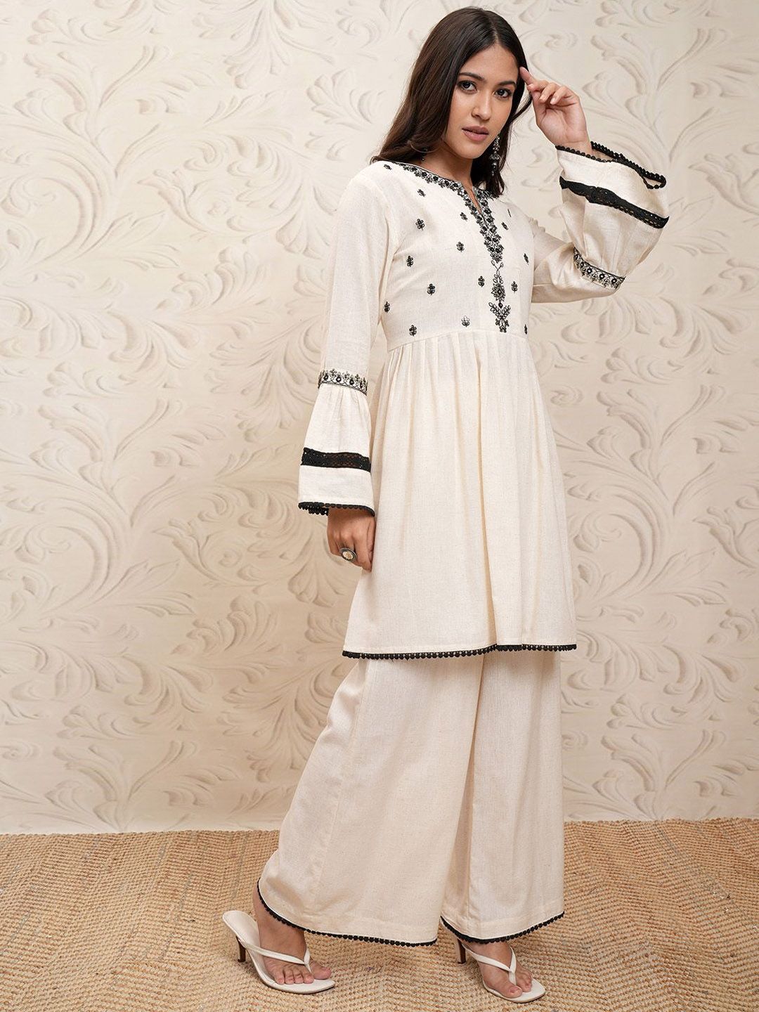 Vishudh Floral Embroidered Regular Thread Work Pure Cotton Kurta With Palazzos