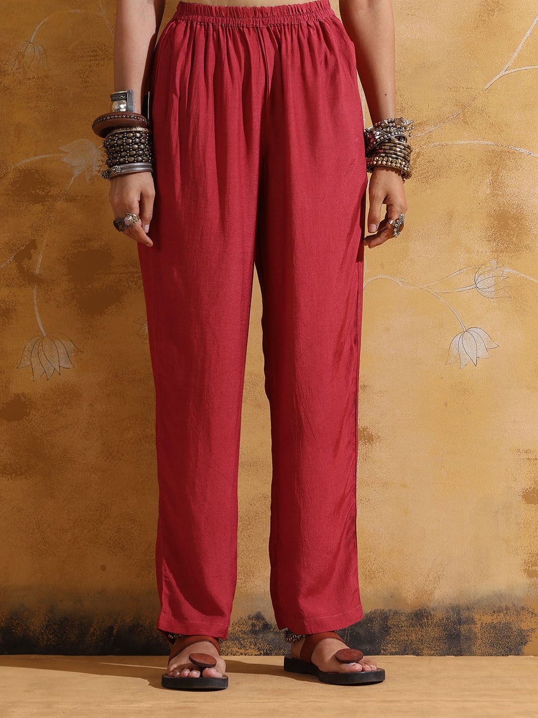 trueBrowns Floral Printed V-Neck High-Slit Muslin Silk Kurta With Trouser