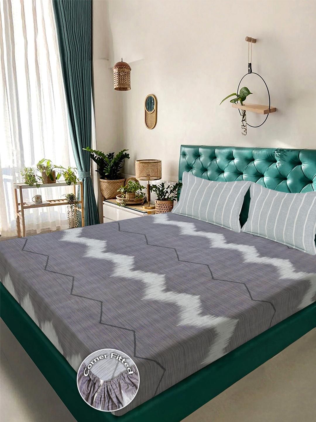 KLOTTHE Blue Geometric 300 TC King Bedsheet with 2 Pillow Covers
