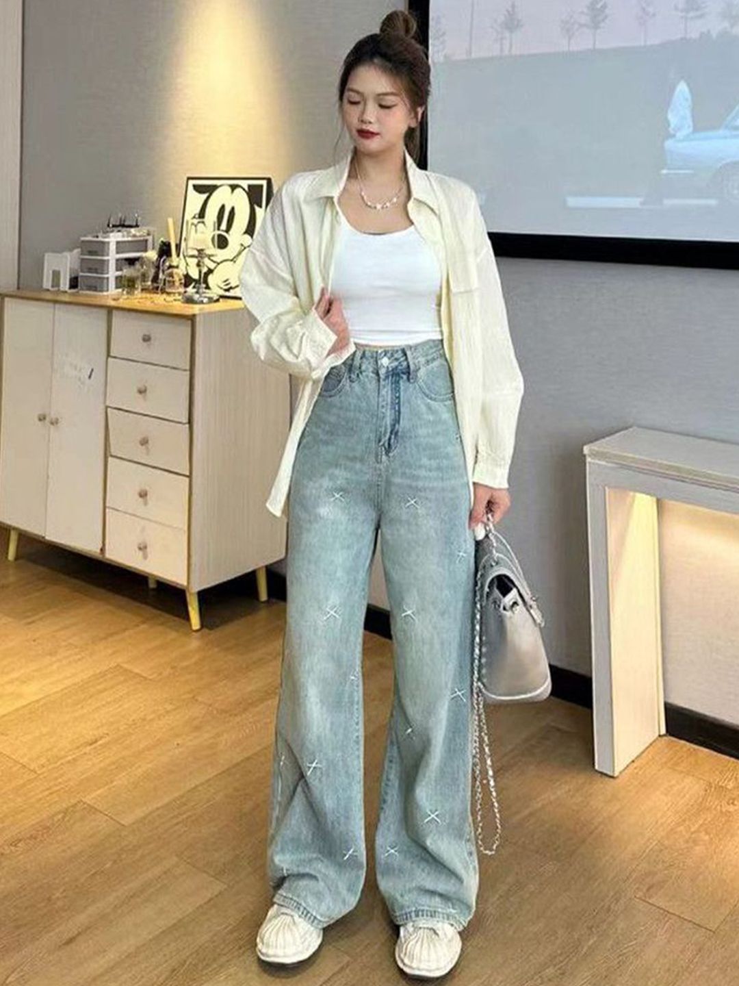 DressBerry Women Wide Leg High-Rise Light Fade Jeans