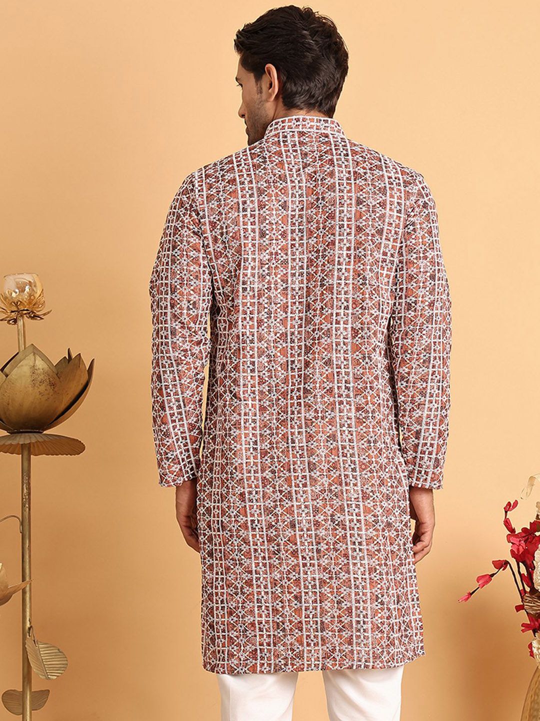 Jompers Men Geometric Embroidered Chikankari Kurta