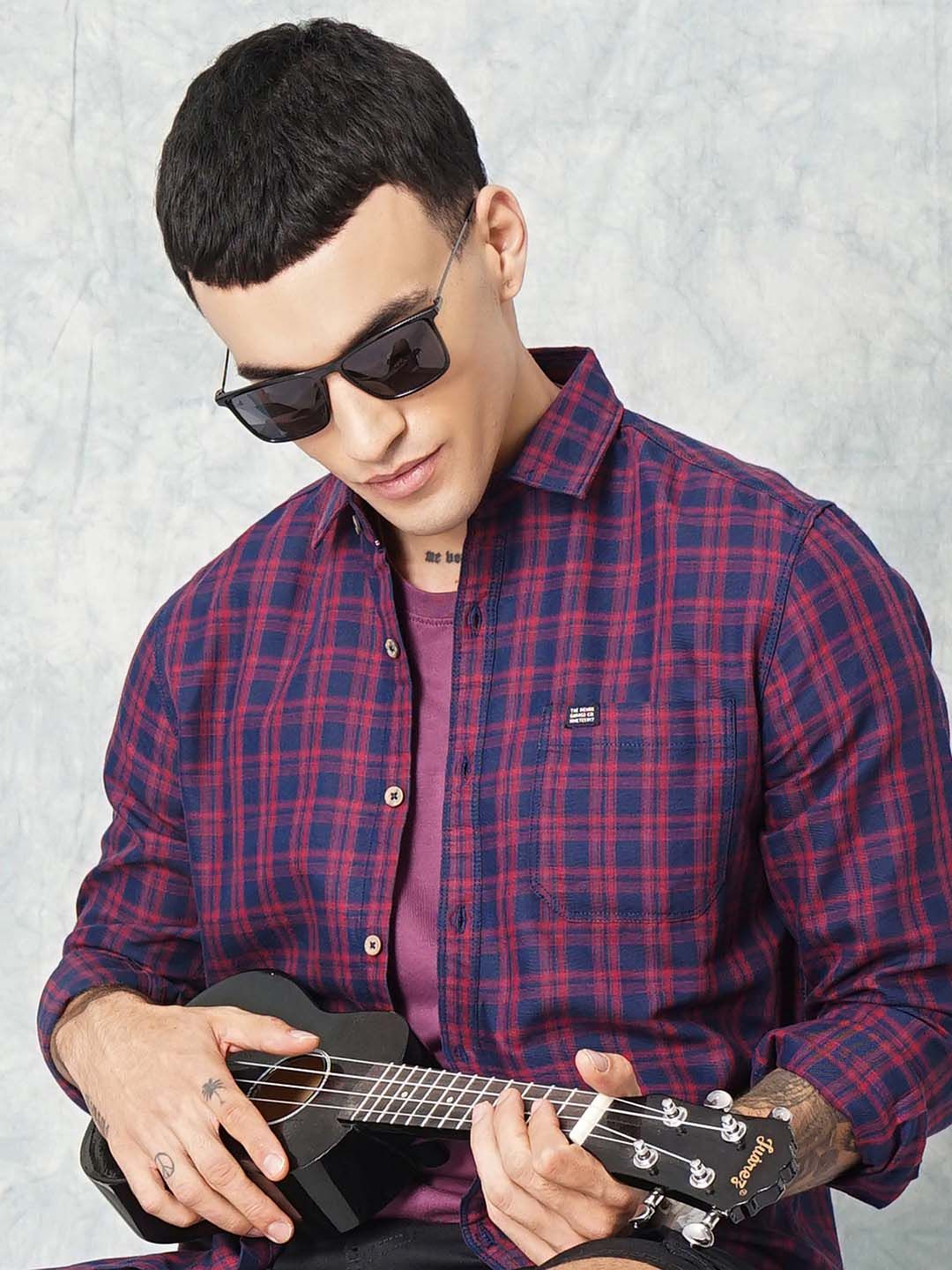 The Indian Garage Co Men Navy Blue & Maroon Slim Fit Checked Casual Shirt