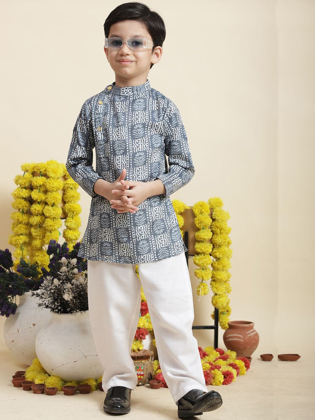 Cutiekins Boys Ethnic Motifs Printed Mandarin Collar Straight Kurta With Pyjamas