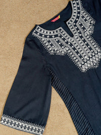 Vishudh Floral Embroidered Thread Work Straight Kurta