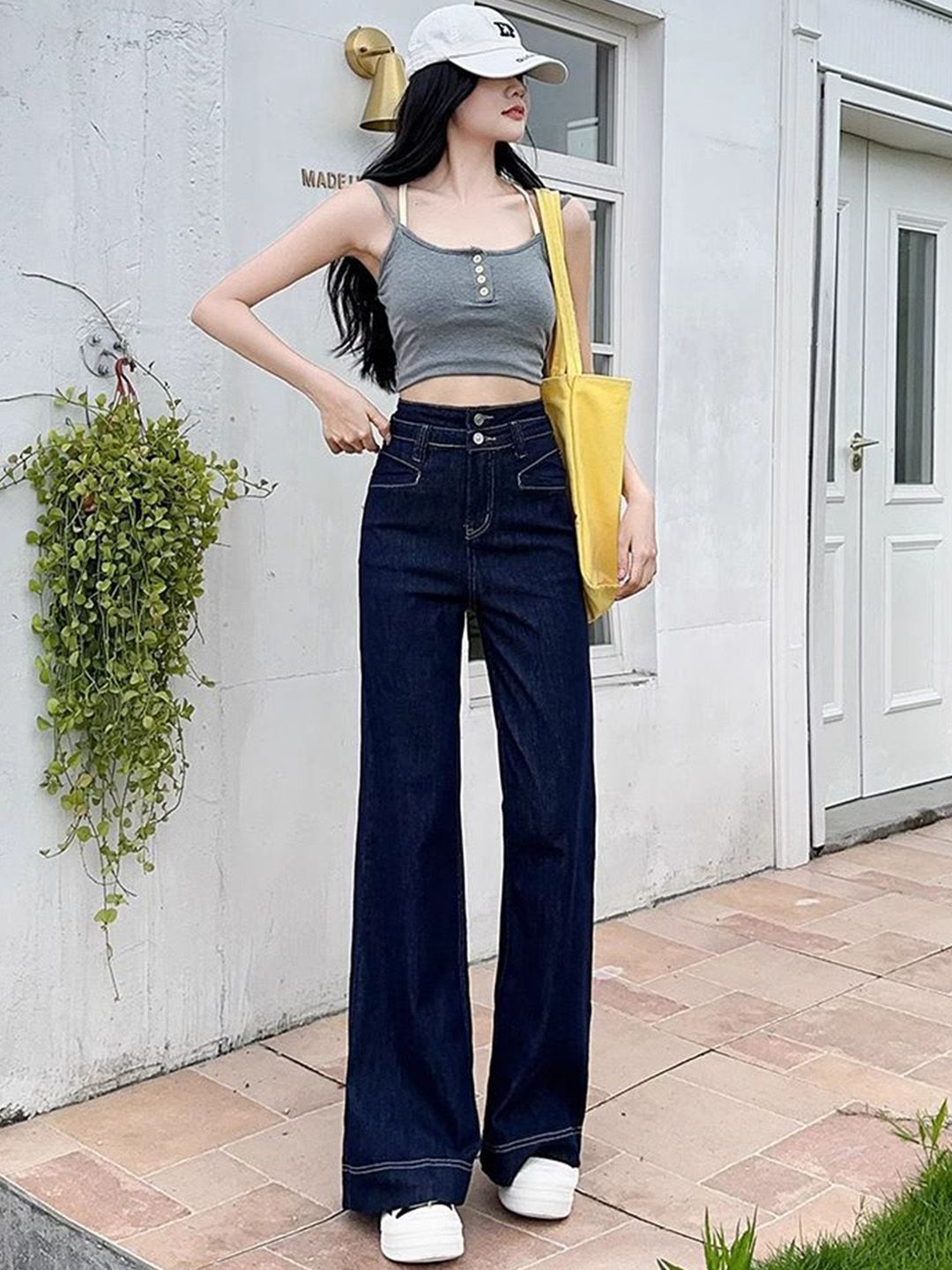 DressBerry Women Straight Fit High-Rise Light Fade Cotton Jeans