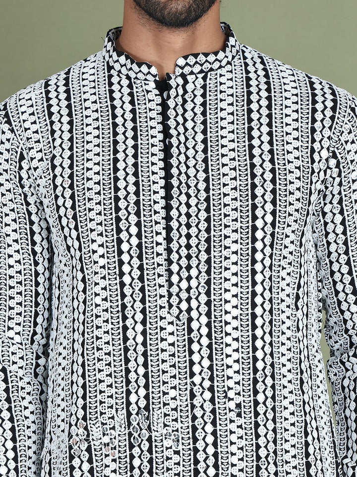 Jompers Ethnic Motifs Embroidered Mirror Work Mandarin Collar Straight Kurta
