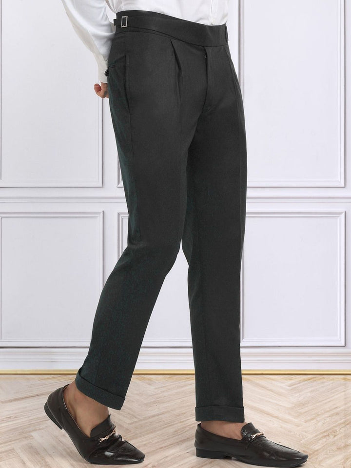 KLOTTHE Men Textured Slim Fit Easy Wash Pleated Trousers