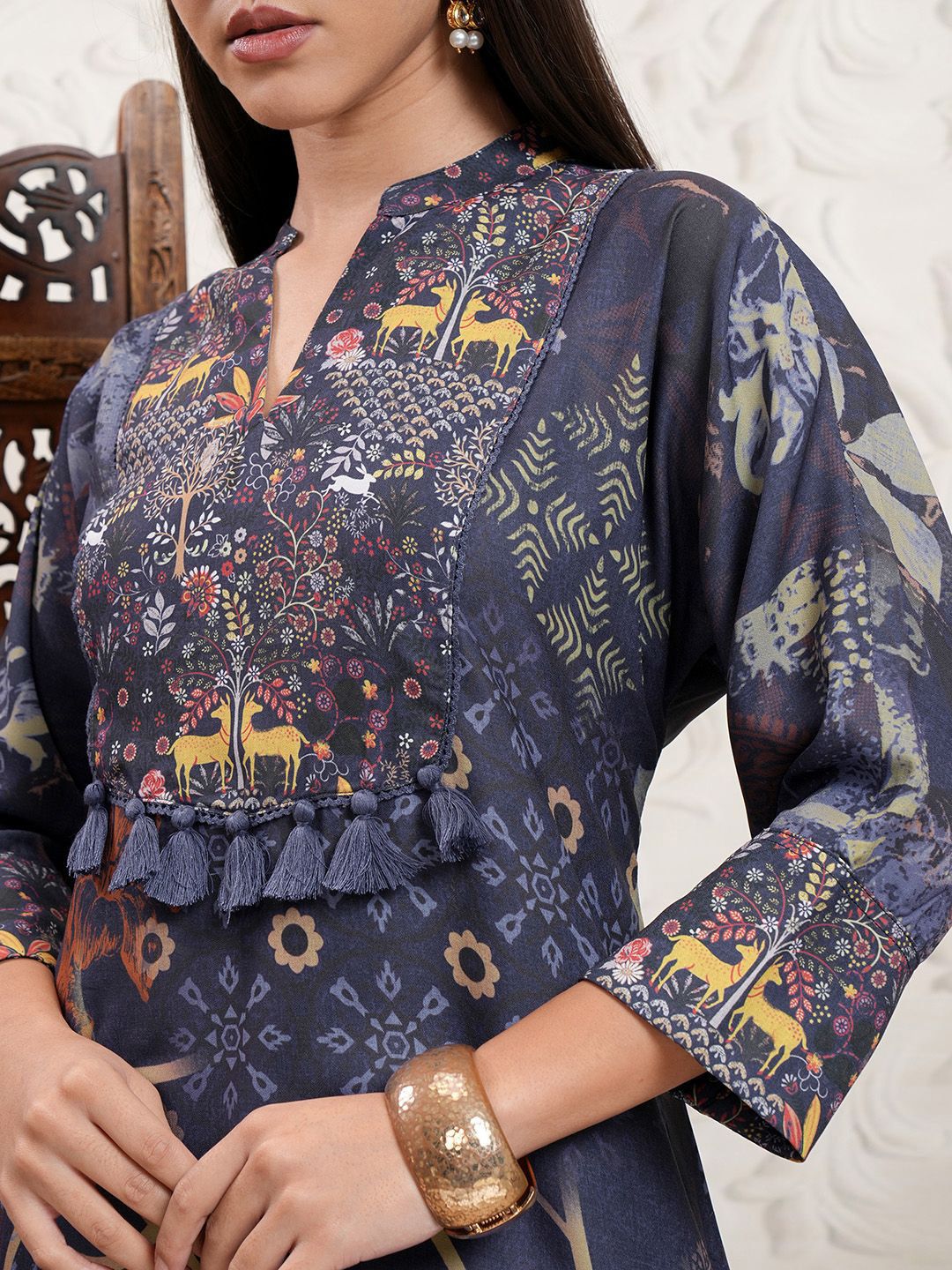 Vishudh Blue Floral Printed Mandarin Collar Regular Handkerchief Hem A-Line Kurta