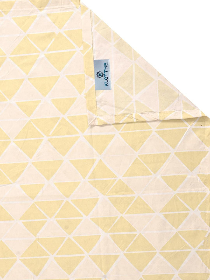 KLOTTHE Yellow Geometric 300 TC King Bedsheet with 2 Pillow Covers