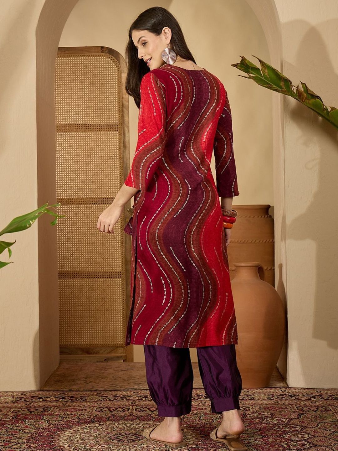 Kalini Wanita Bandhani bersulam v-neck kurta