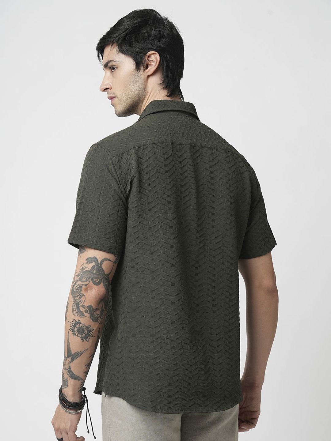 VASTRADO Men Classic Spread Collar Solid Slim Fit Casual Shirt