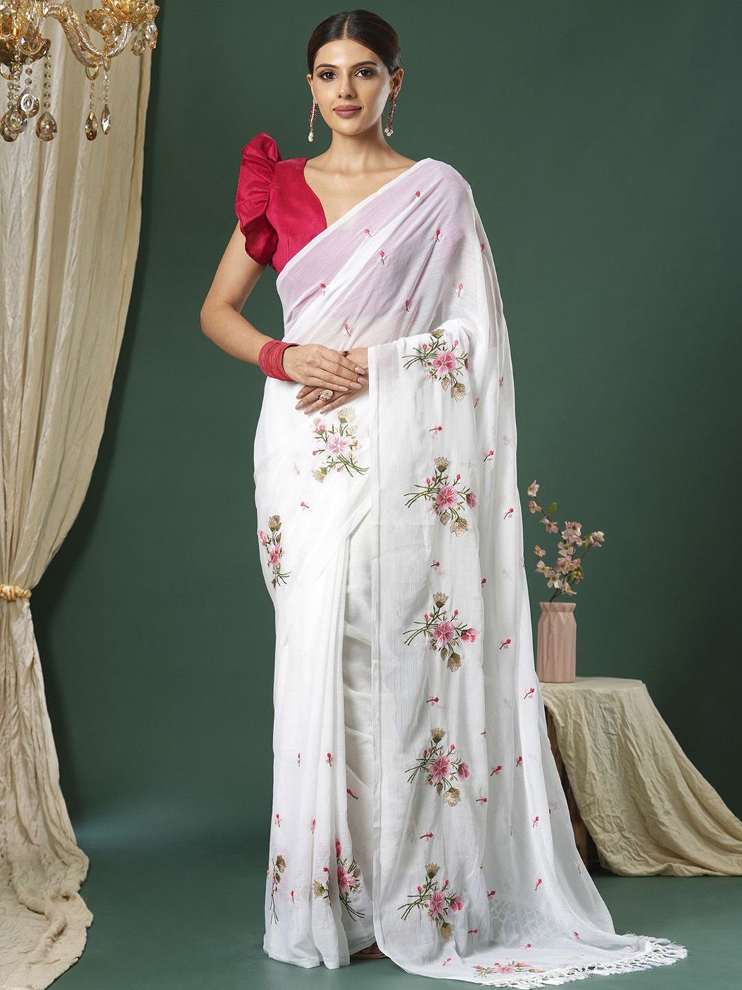 Saree mall Floral Embroidered Saree