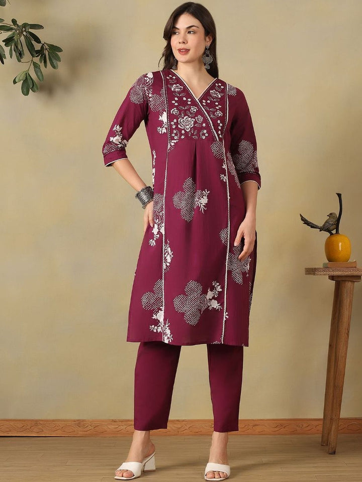 Mamicha Women Floral Printed Angrakha Thread Work Pure Cotton Kurta with Trousers & With Dupatta