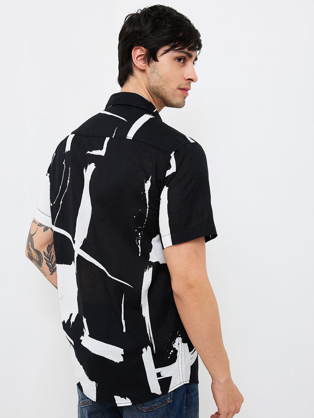 SPYKAR Men Spread Collar Abstract Printed Cotton Casual Shirt