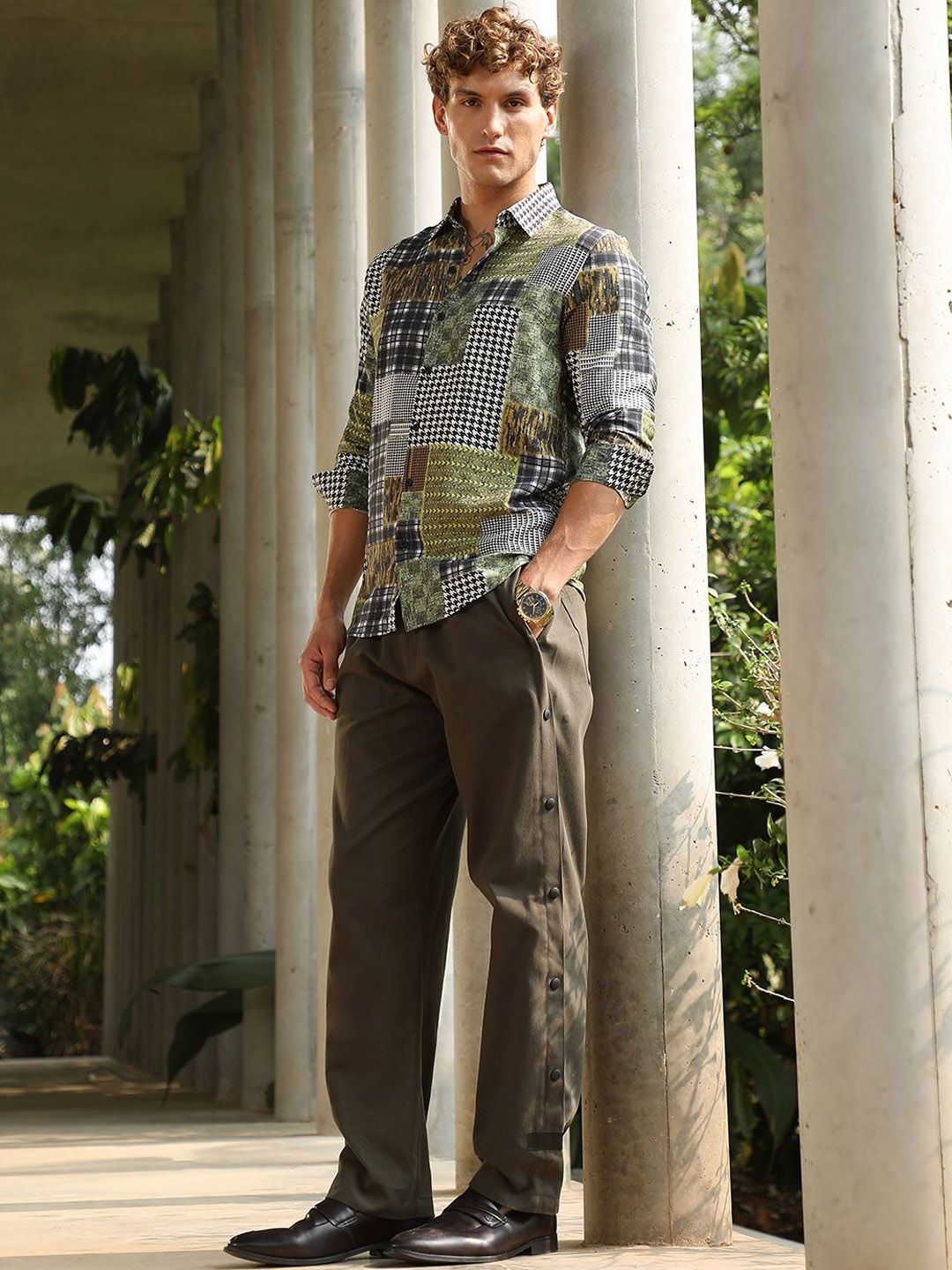 Campus Sutra Men Relaxed Fit Comfort Trousers