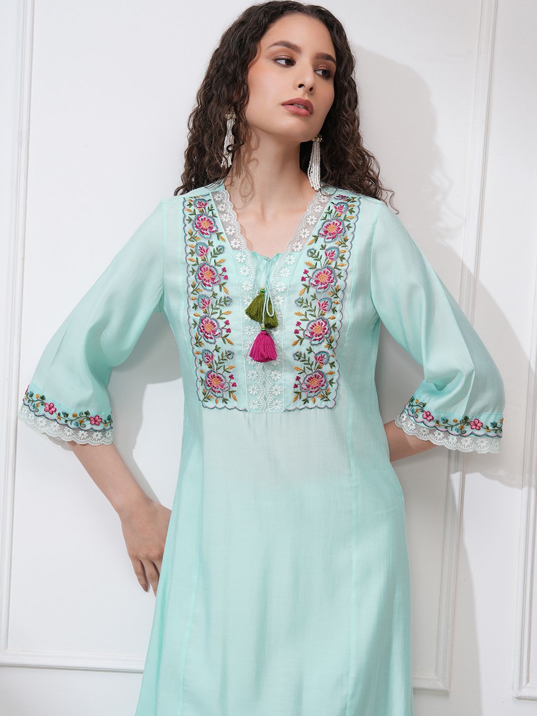 Vishudh Women Embroidered New Roman Kurta with Bottoms