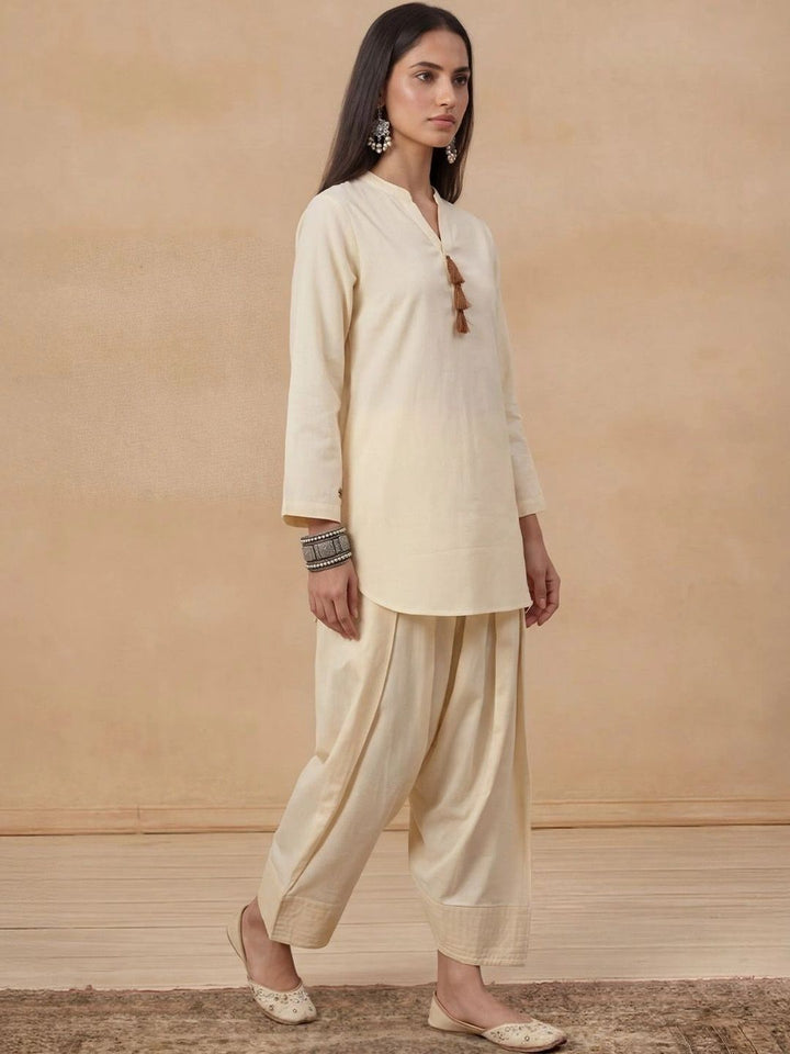 House of Chikankari Women Regular Chikankari Kurta with Trousers