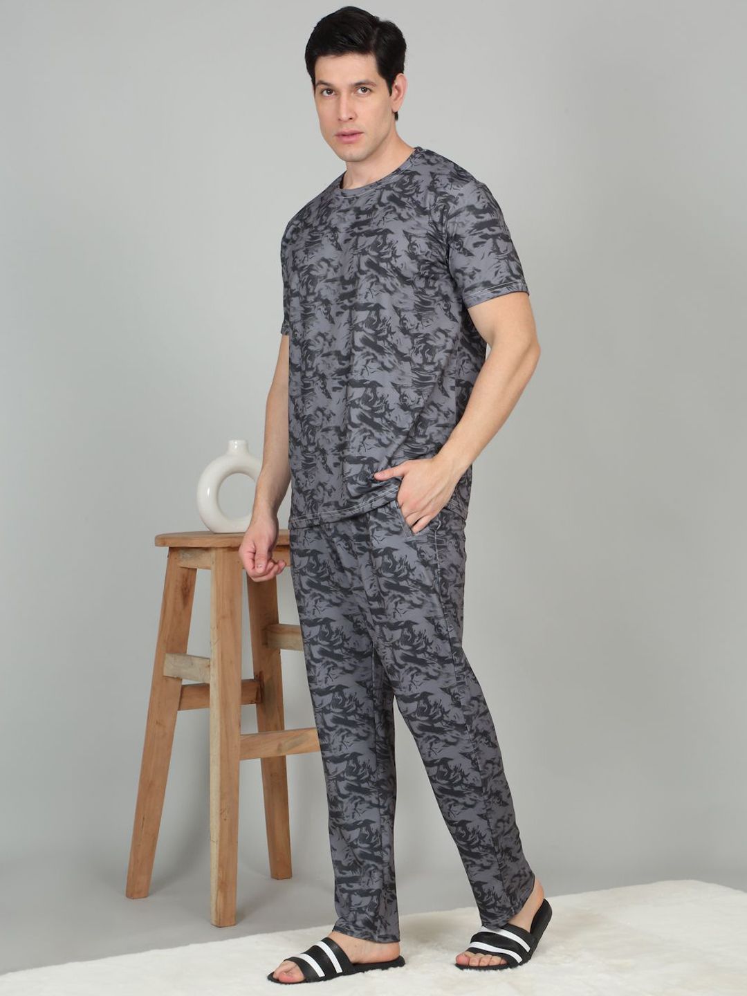 Sweet Dreams Men Abstract Printed Night suit