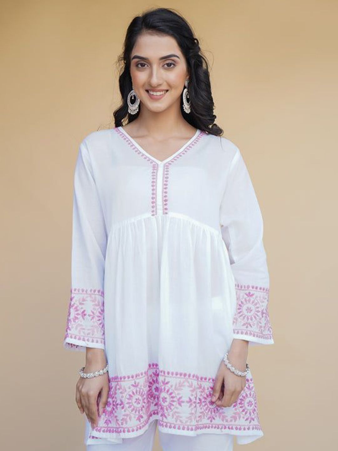 HOUSE OF KARI Floral Embroidered Chikankari Pure Cotton Short Kurti