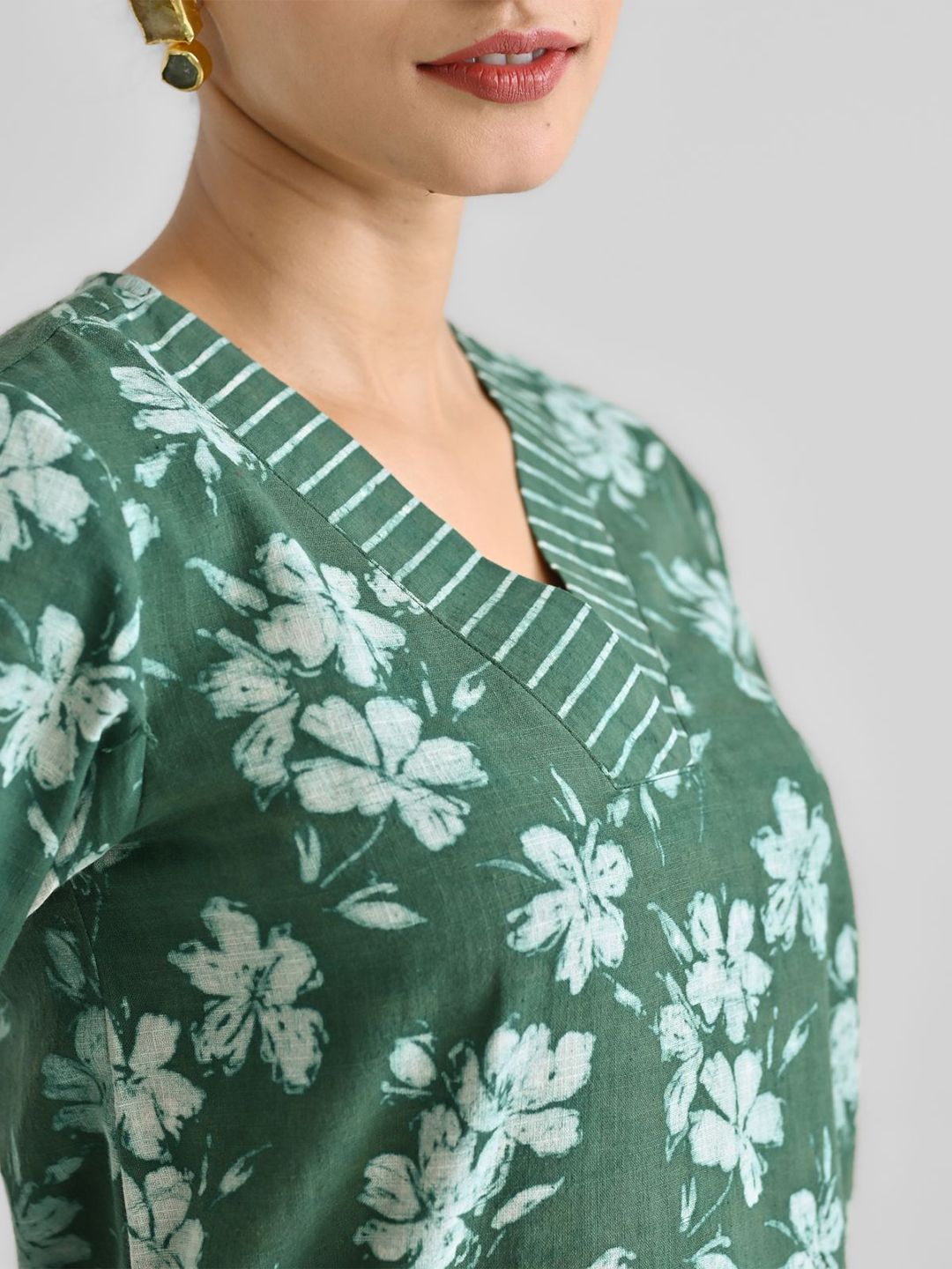 Rustorange Floral Printed V-Neck Pure Cotton Kurti