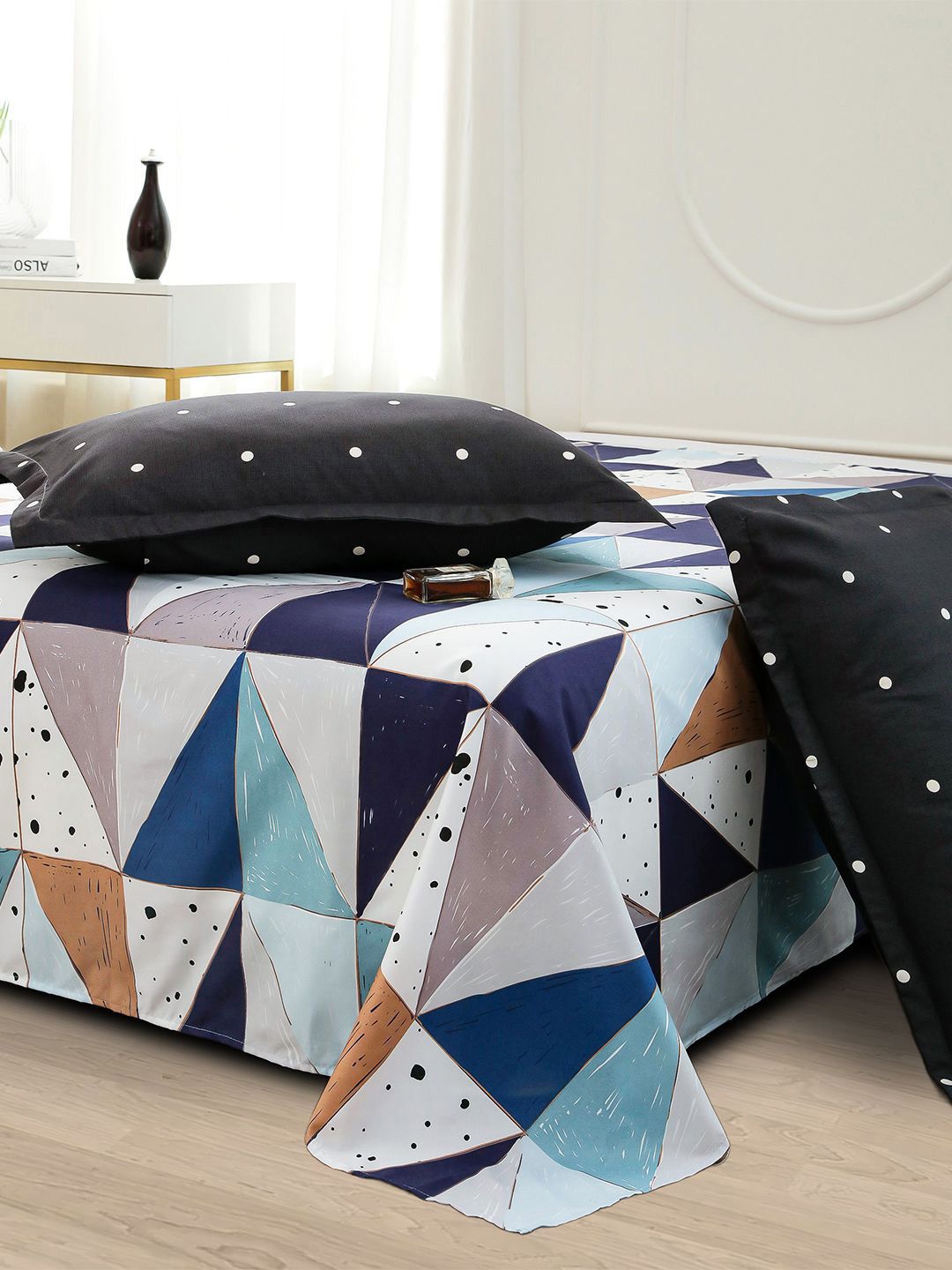 Story@home White Geometric Printed 240 TC Satin Finish Queen Bedsheet Set
