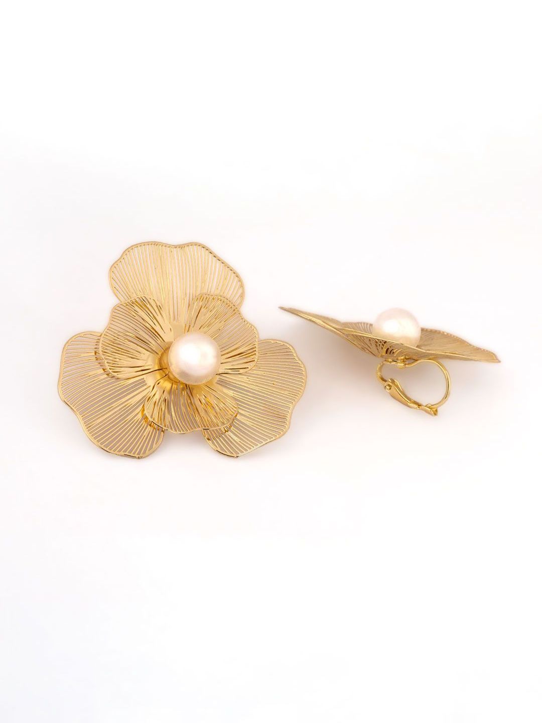 VOGUE PANASH Gold-Plated Pearls Beaded Floral Shaped Studs