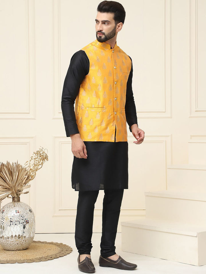 SOJANYA Mandarin Collar Kurta with Churidar With Nehru jacket