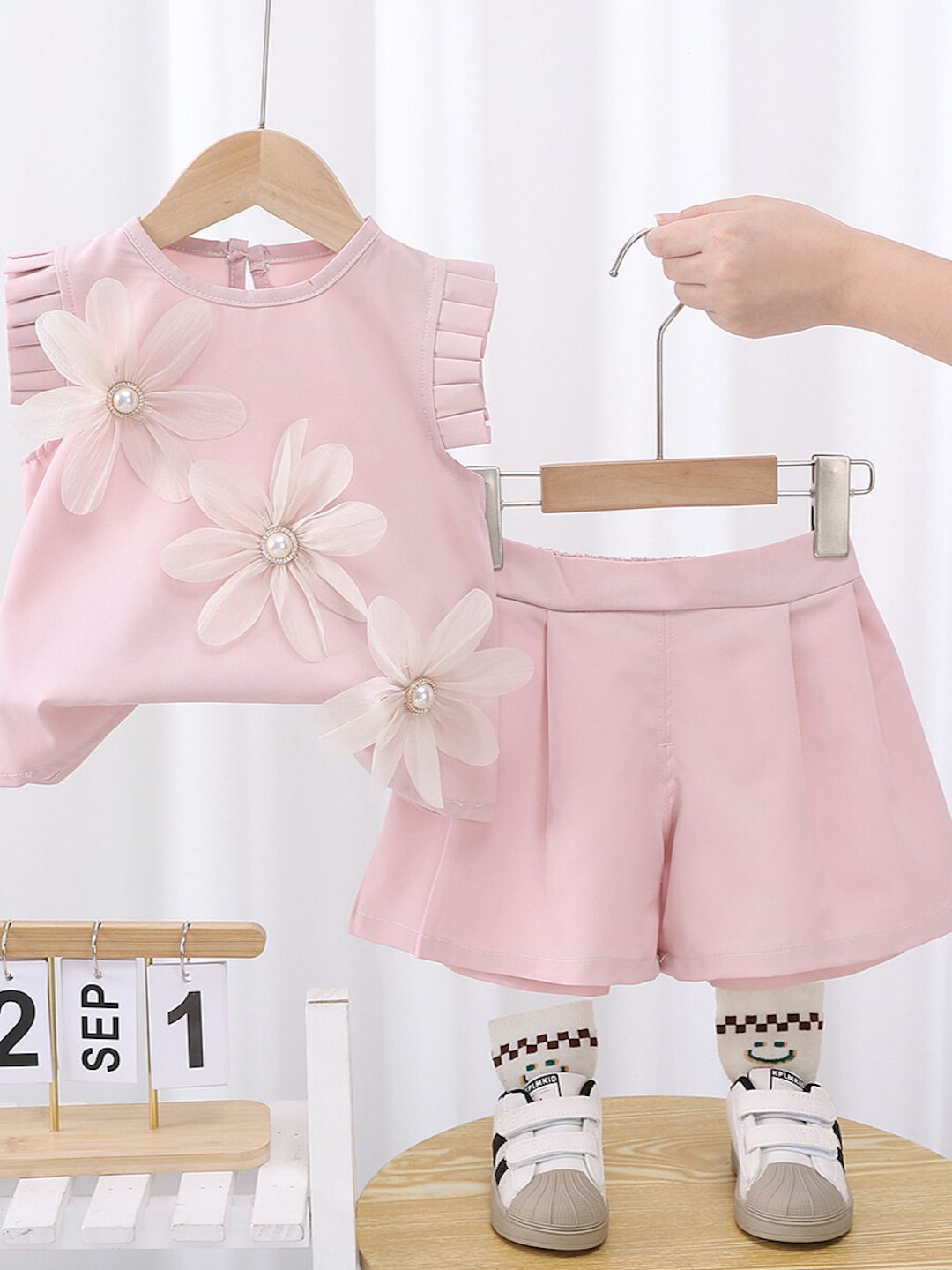 YK Girls Pure Cotton Round Neck Top With Shorts Clothing Set